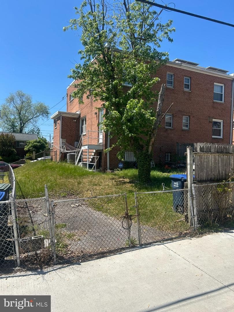 5507 5th Street NE, Washington