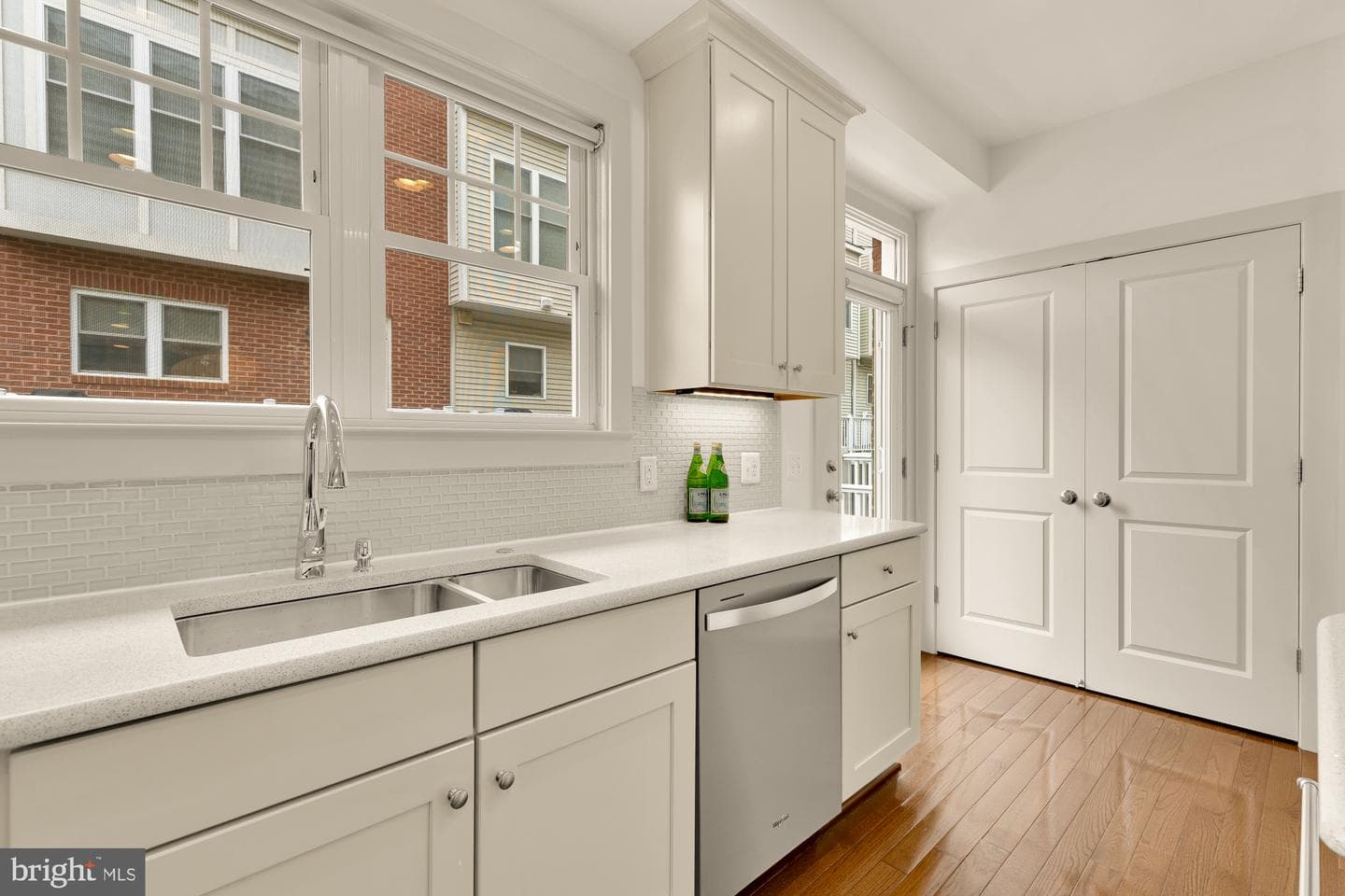 626 Regent Place NE photo 13