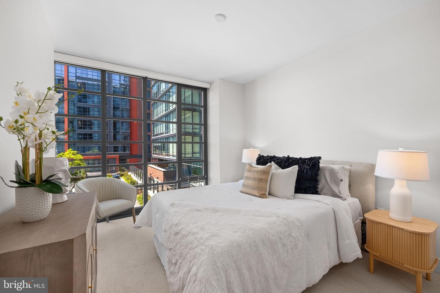 45 Sutton Square SW #406 photo 10
