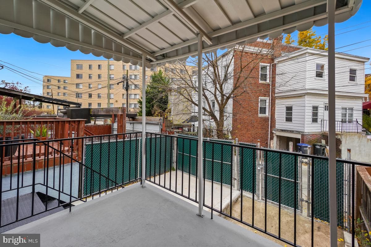 1526 Spring Place NW photo 31