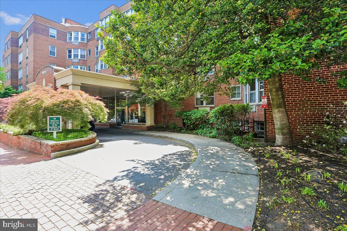 2500 Q Street NW #605 photo 34
