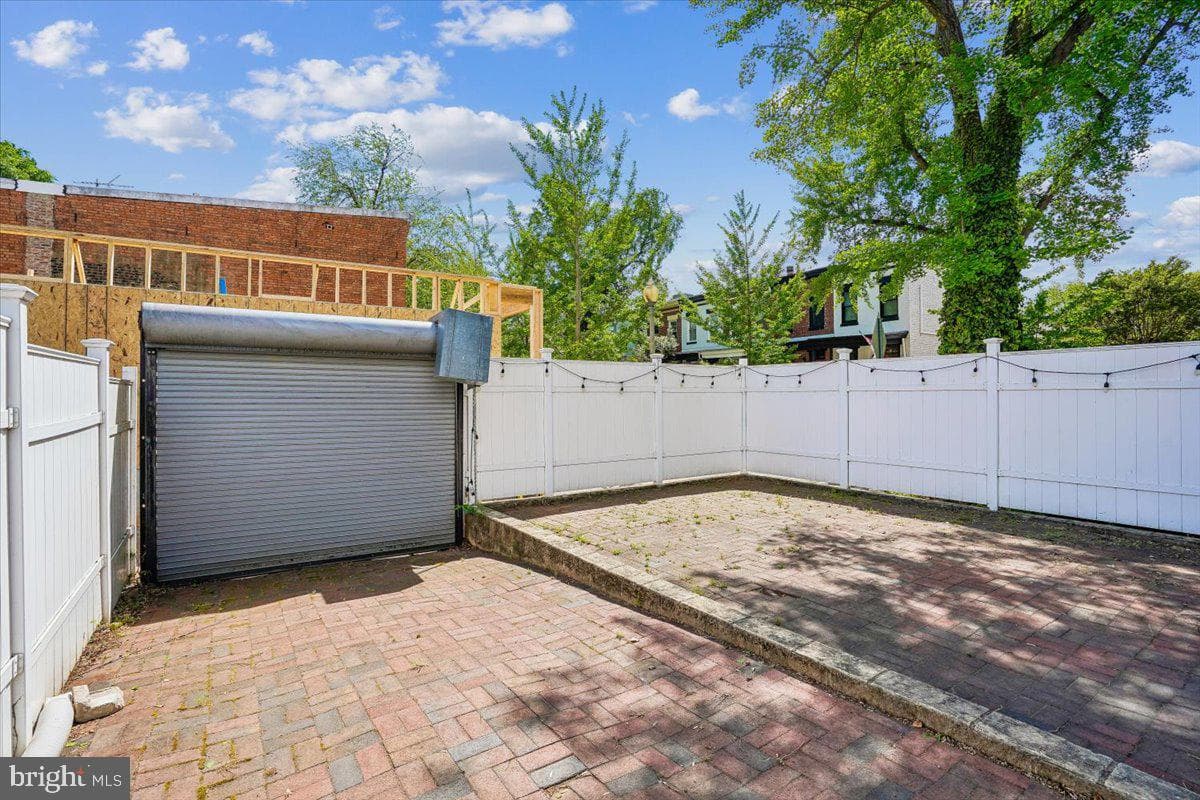 1339 C Street NE photo 22