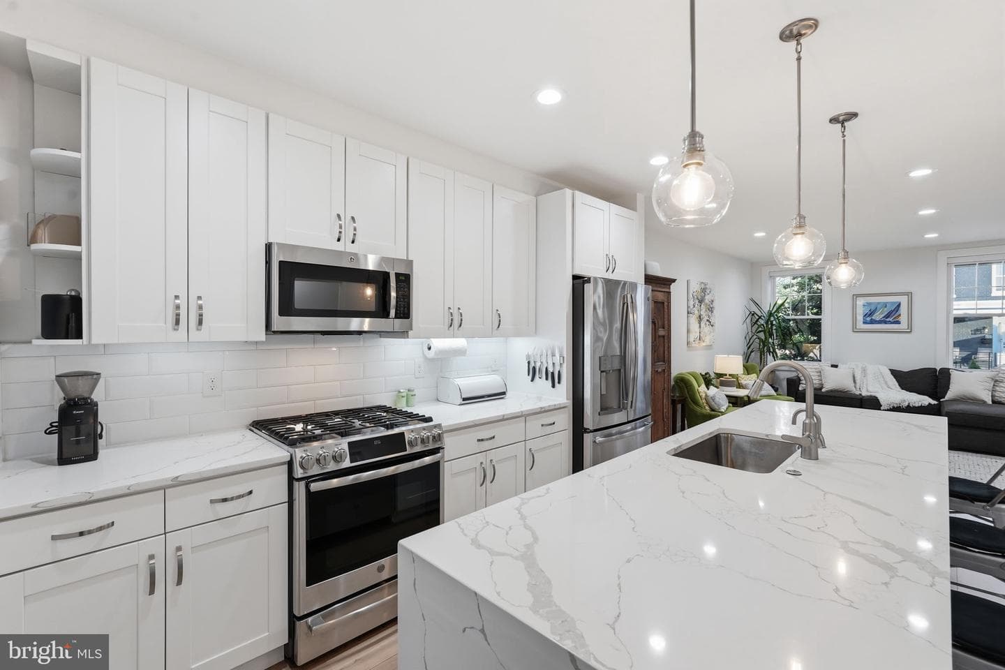 445 Kenyon Street NW photo 9