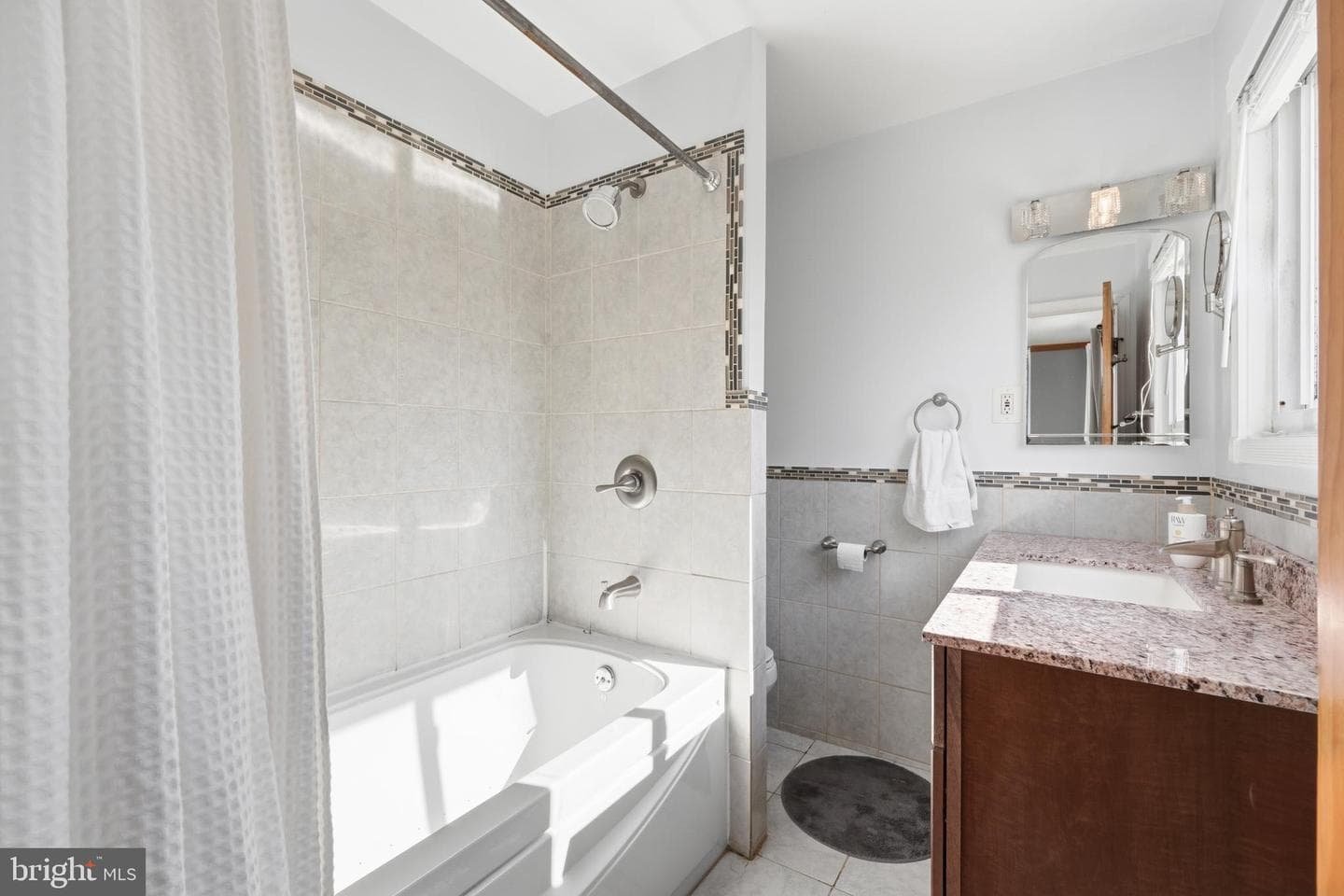 618 Geranium Street NW photo 27