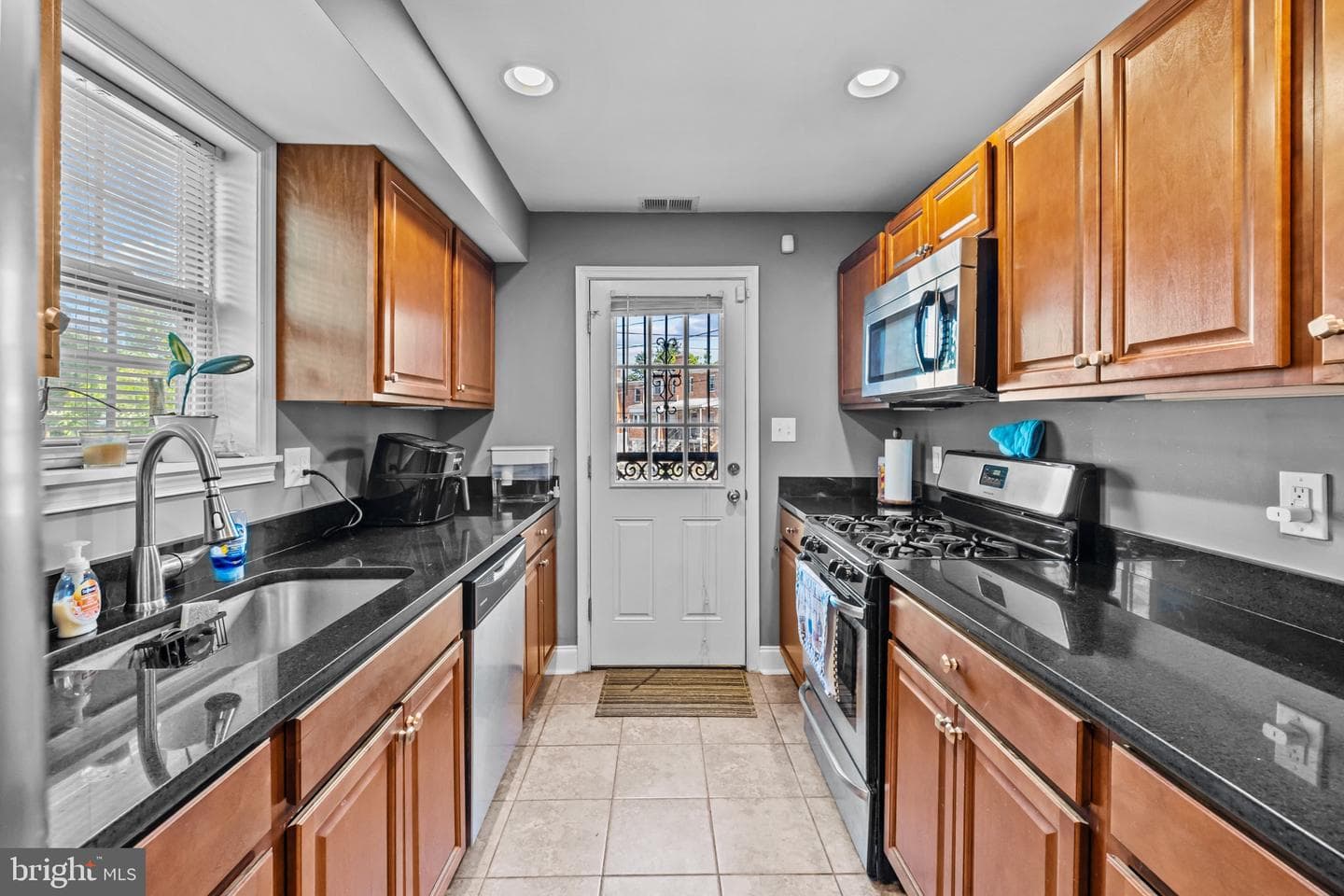 108 Kenilworth Avenue NE photo 13
