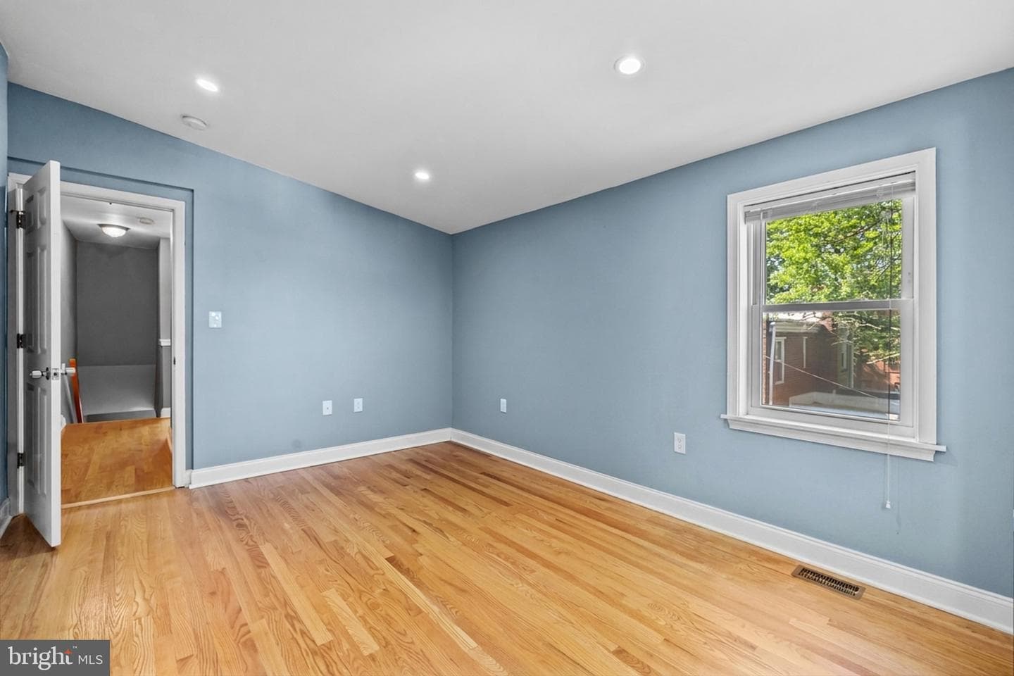 108 Kenilworth Avenue NE photo 19
