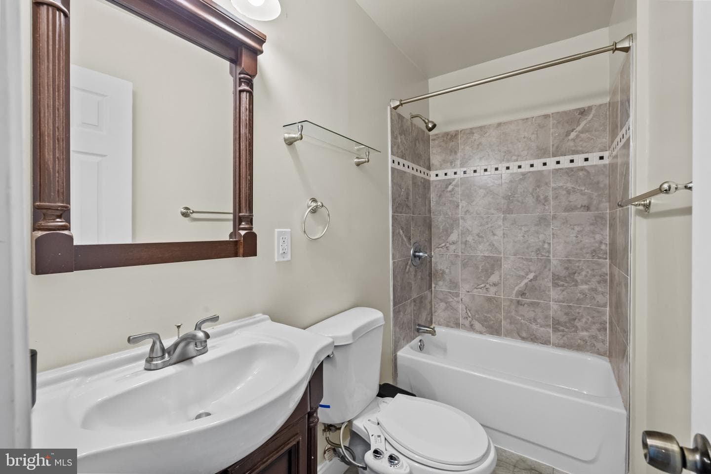 108 Kenilworth Avenue NE photo 24