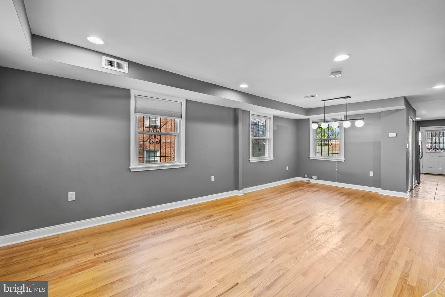 108 Kenilworth Avenue NE photo 5