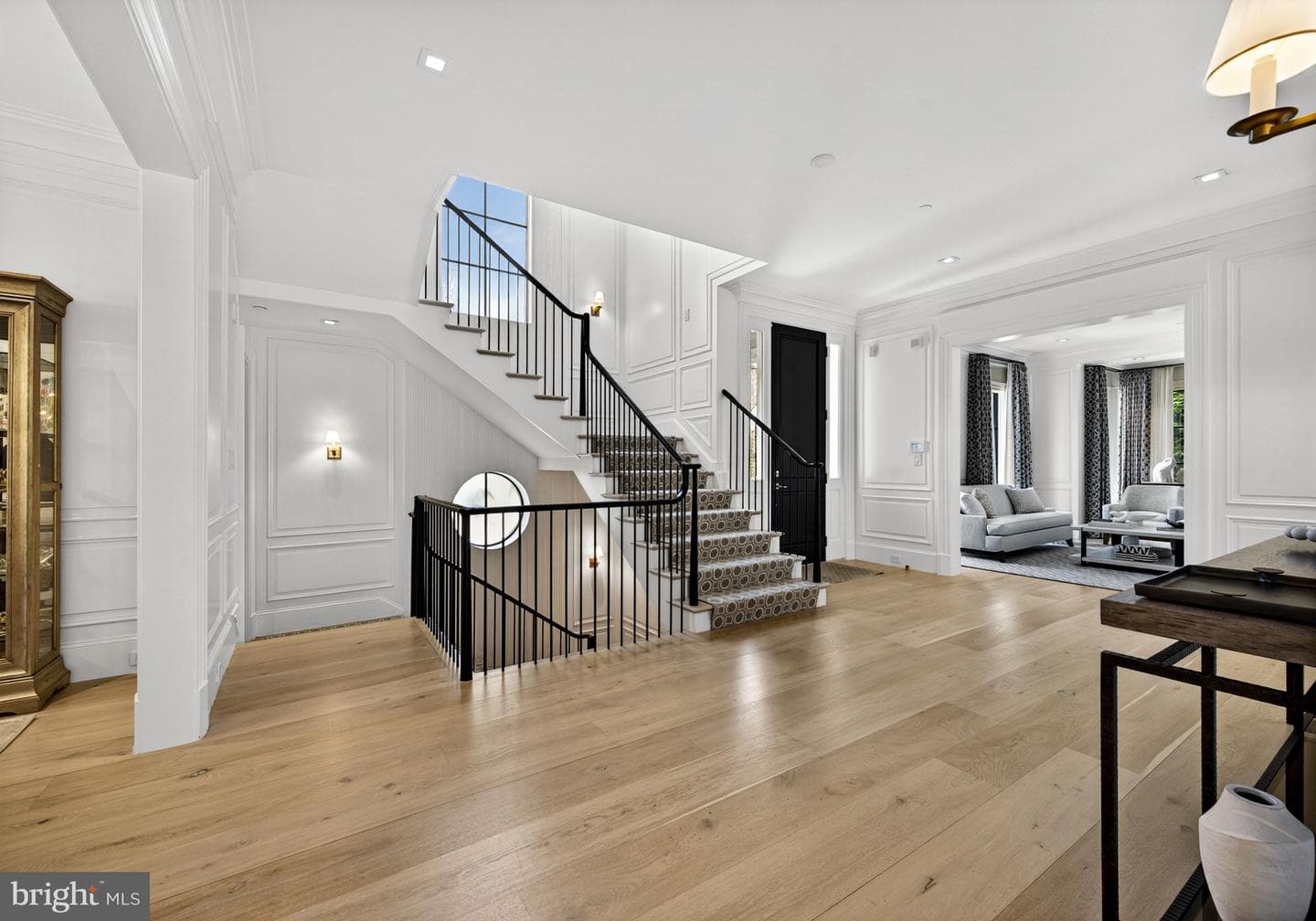 4432 Chestnut Lane NW, Washington