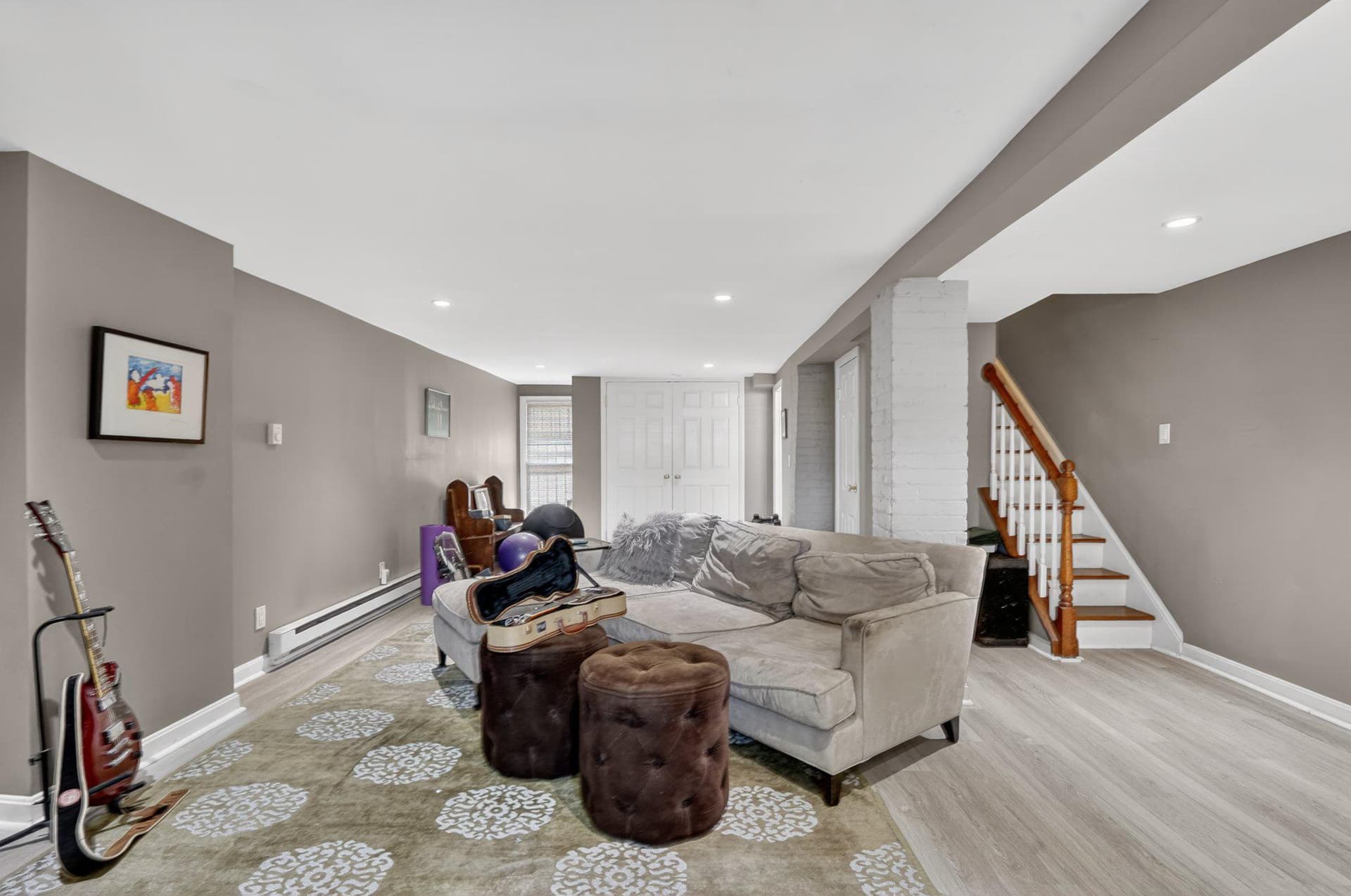 1233 E St SE photo 13