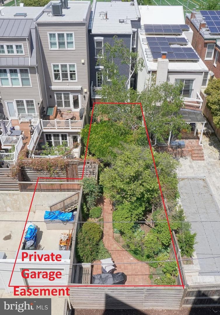1233 E St SE photo 36