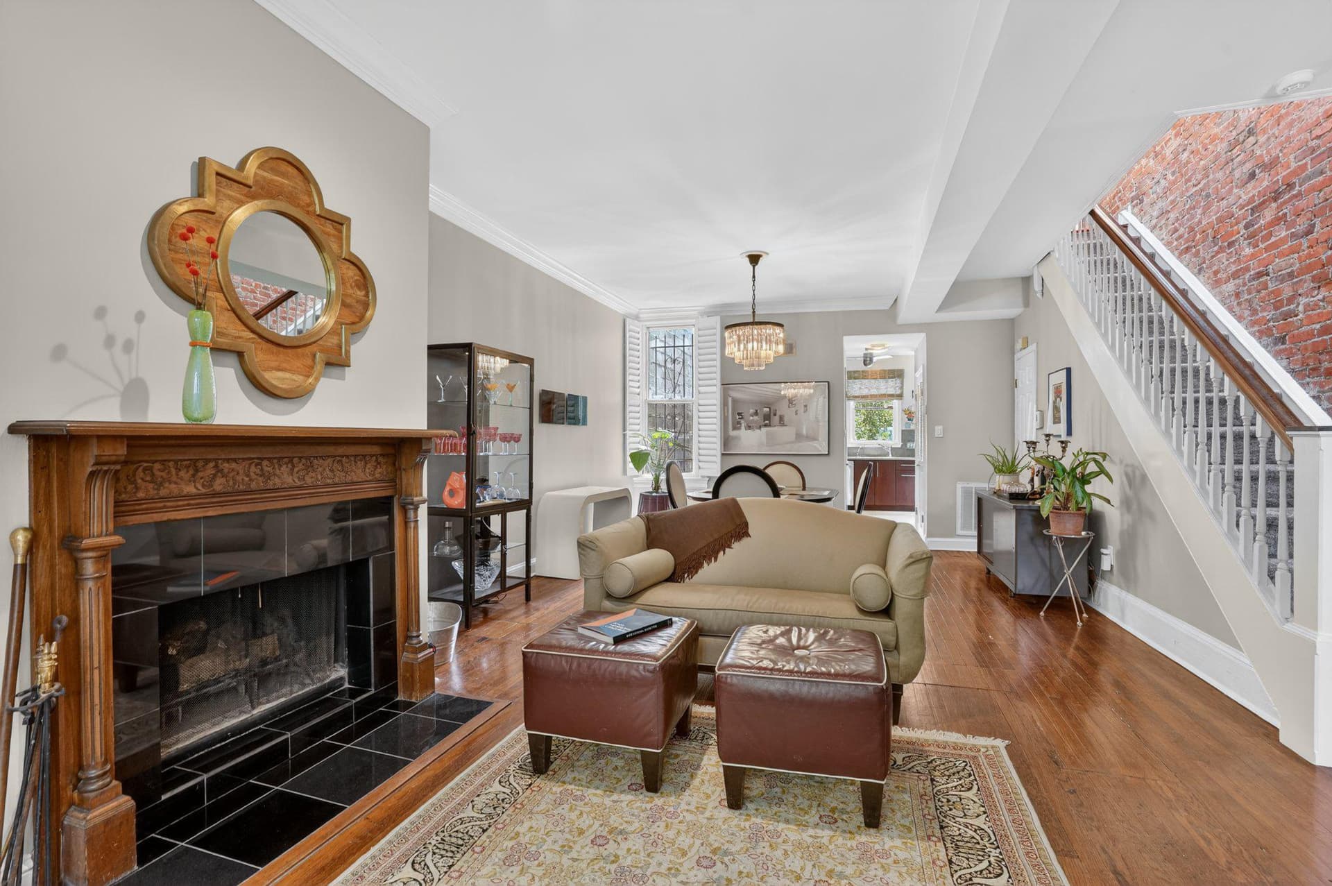 1233 E St SE photo 5