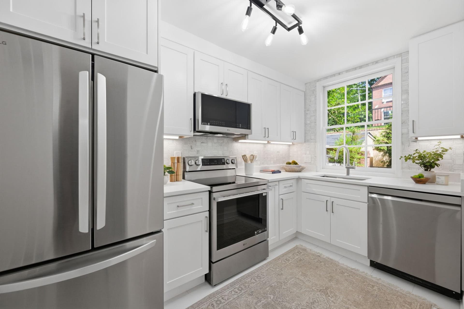 3643 Saint Marys Place NW photo 4
