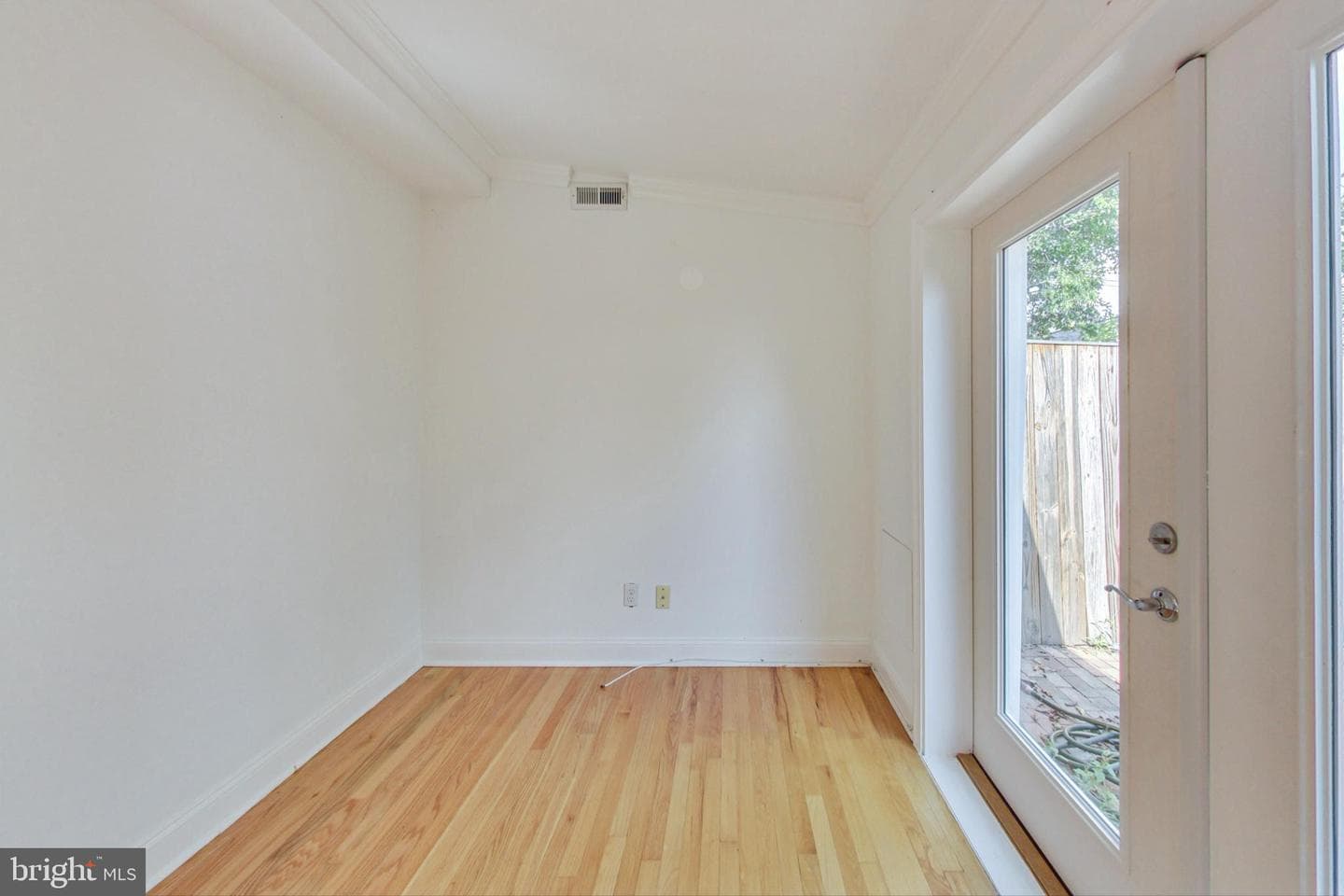 524 10th Street SE photo 15