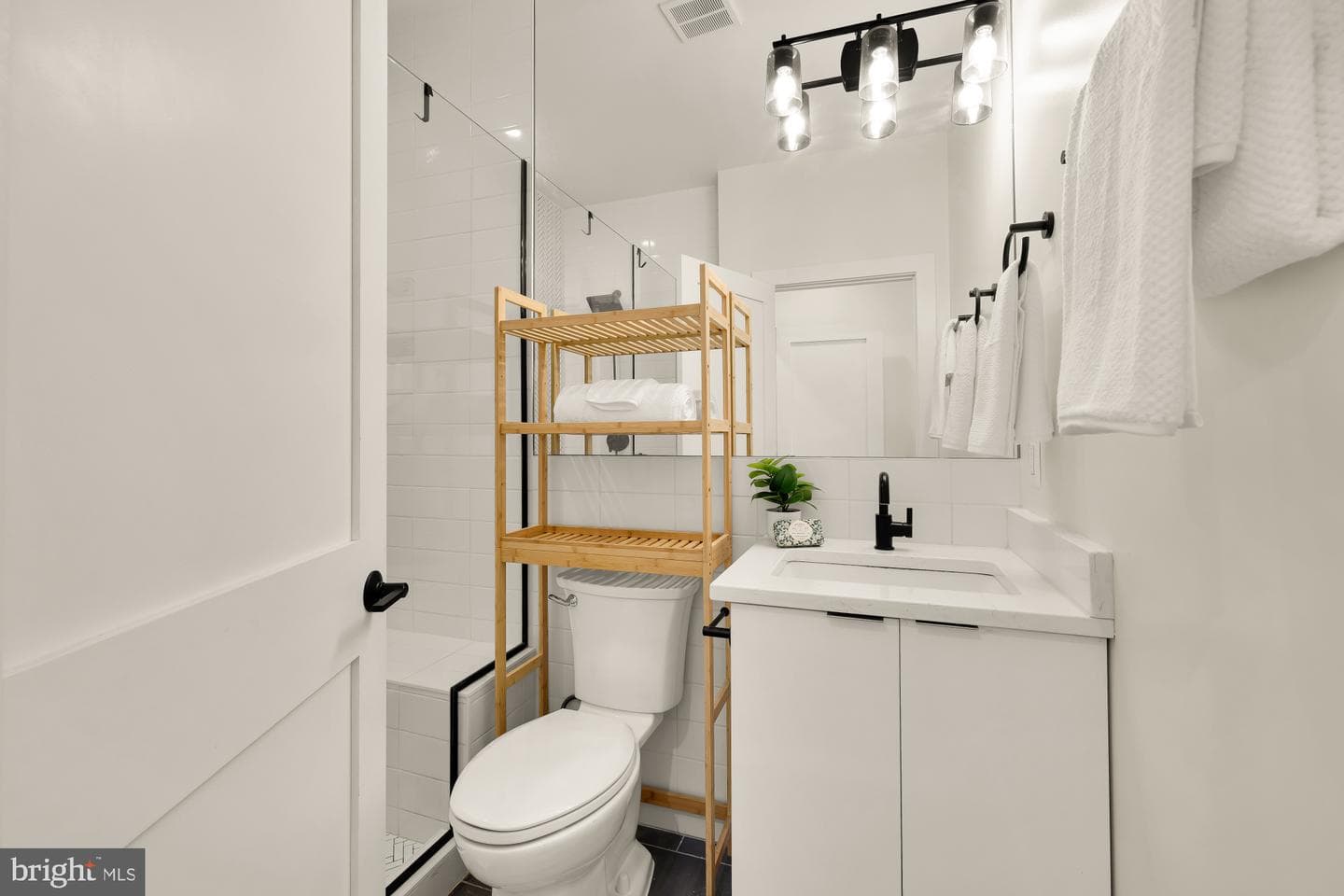 1120 Penn Street NE #2 photo 24