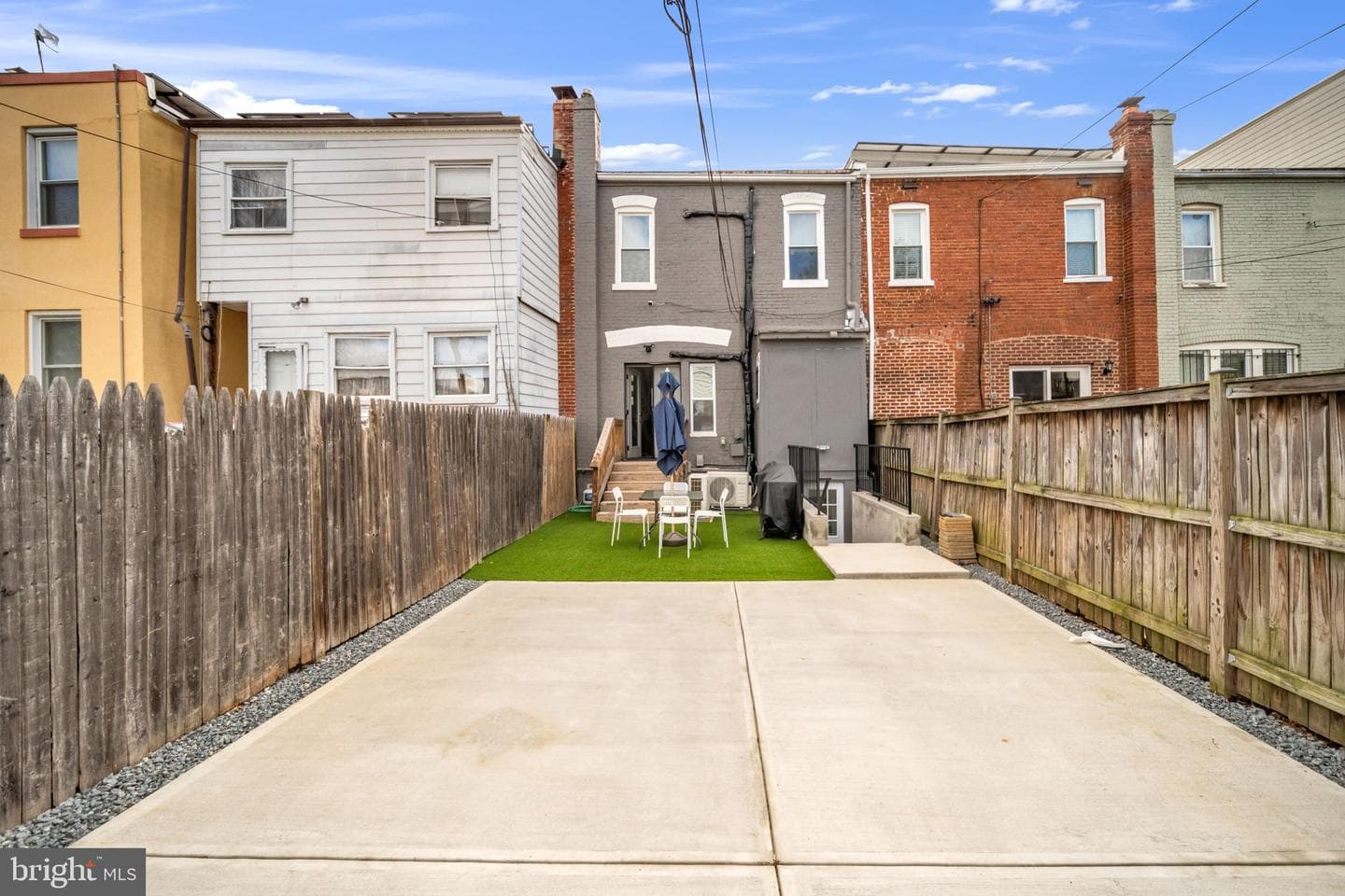 1118 Staples Street NE photo 29