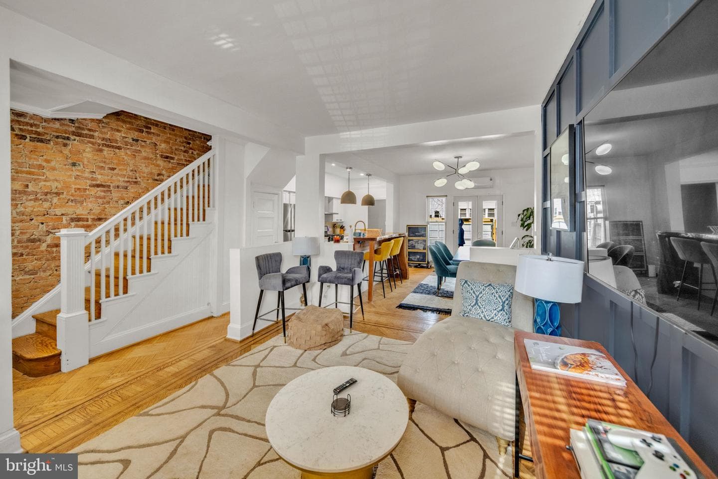1118 Staples Street NE photo 8