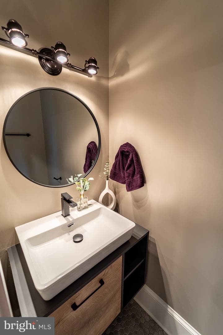 1919 Bennett Place NE photo 7