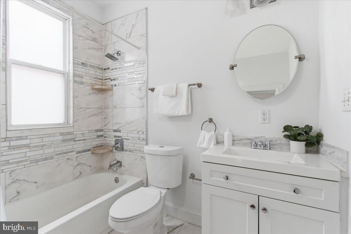 131 R Street NE #a photo 13