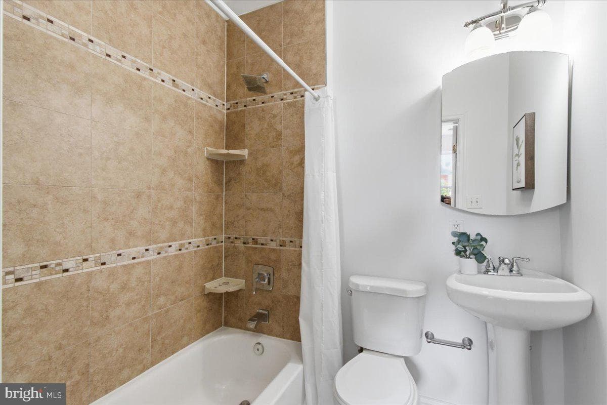 131 R Street NE #a photo 15