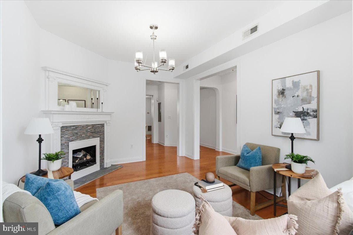 131 R Street NE #a photo 3
