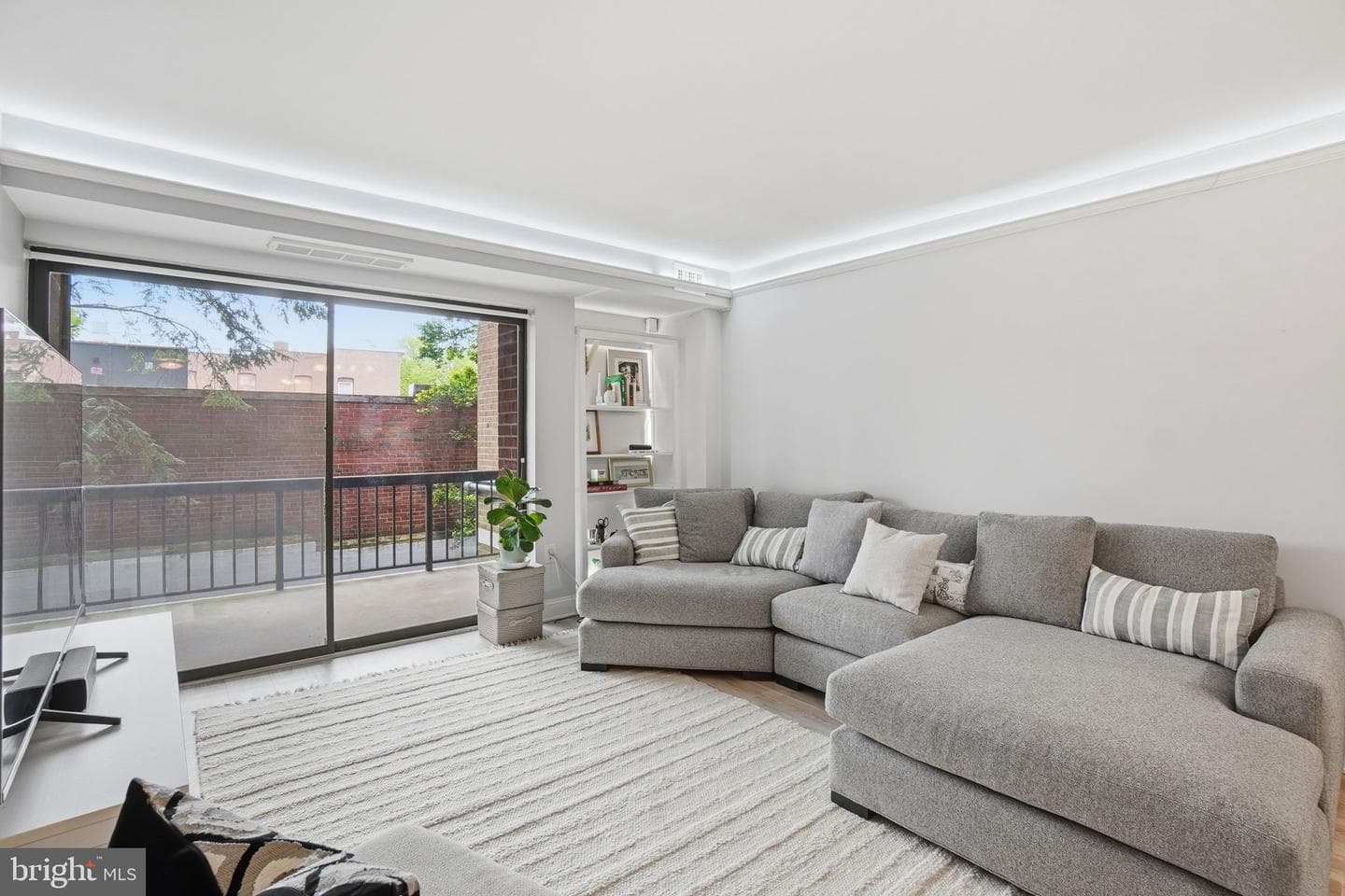 2320 Wisconsin Avenue NW #216 photo 3