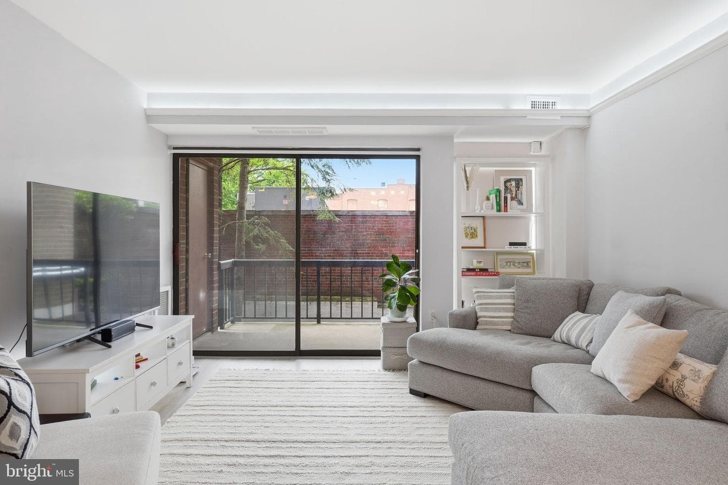 2320 Wisconsin Avenue NW #216 photo 5