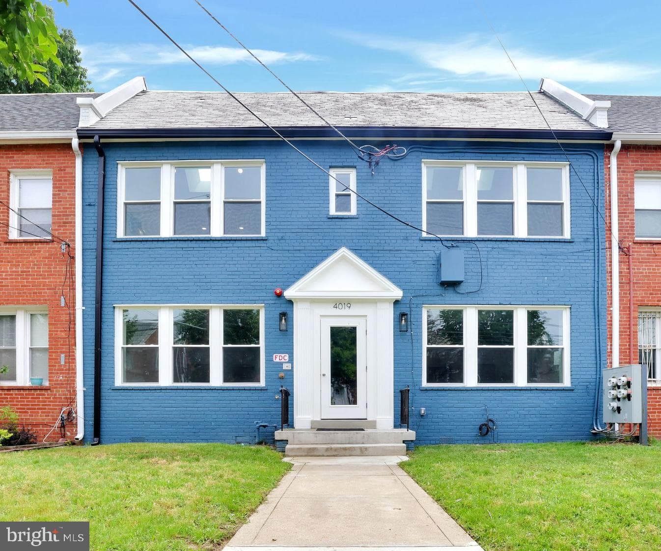 4019 9th Street NE #2