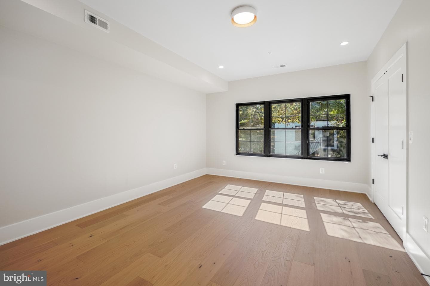 4414 Harrison Street NW photo 15