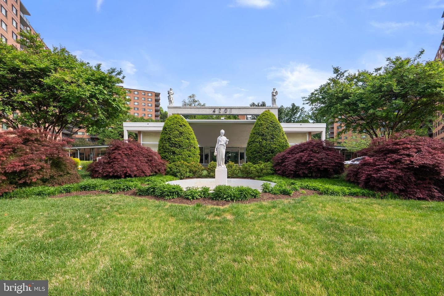 4201 Cathedral Avenue NW #t10e photo 2