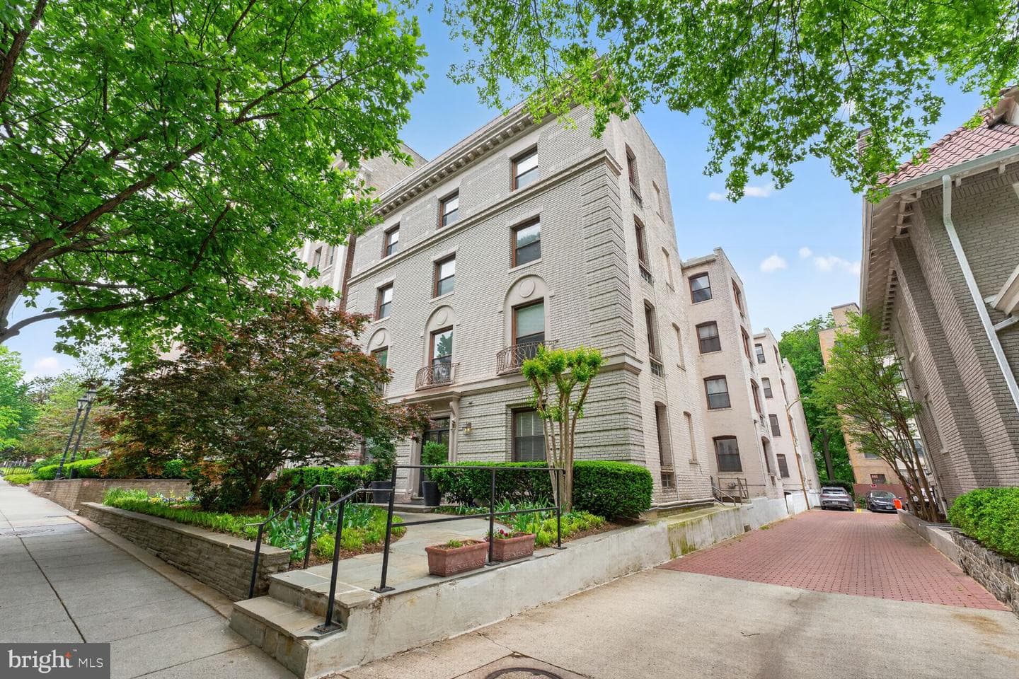 2310 Ashmead Place NW #205