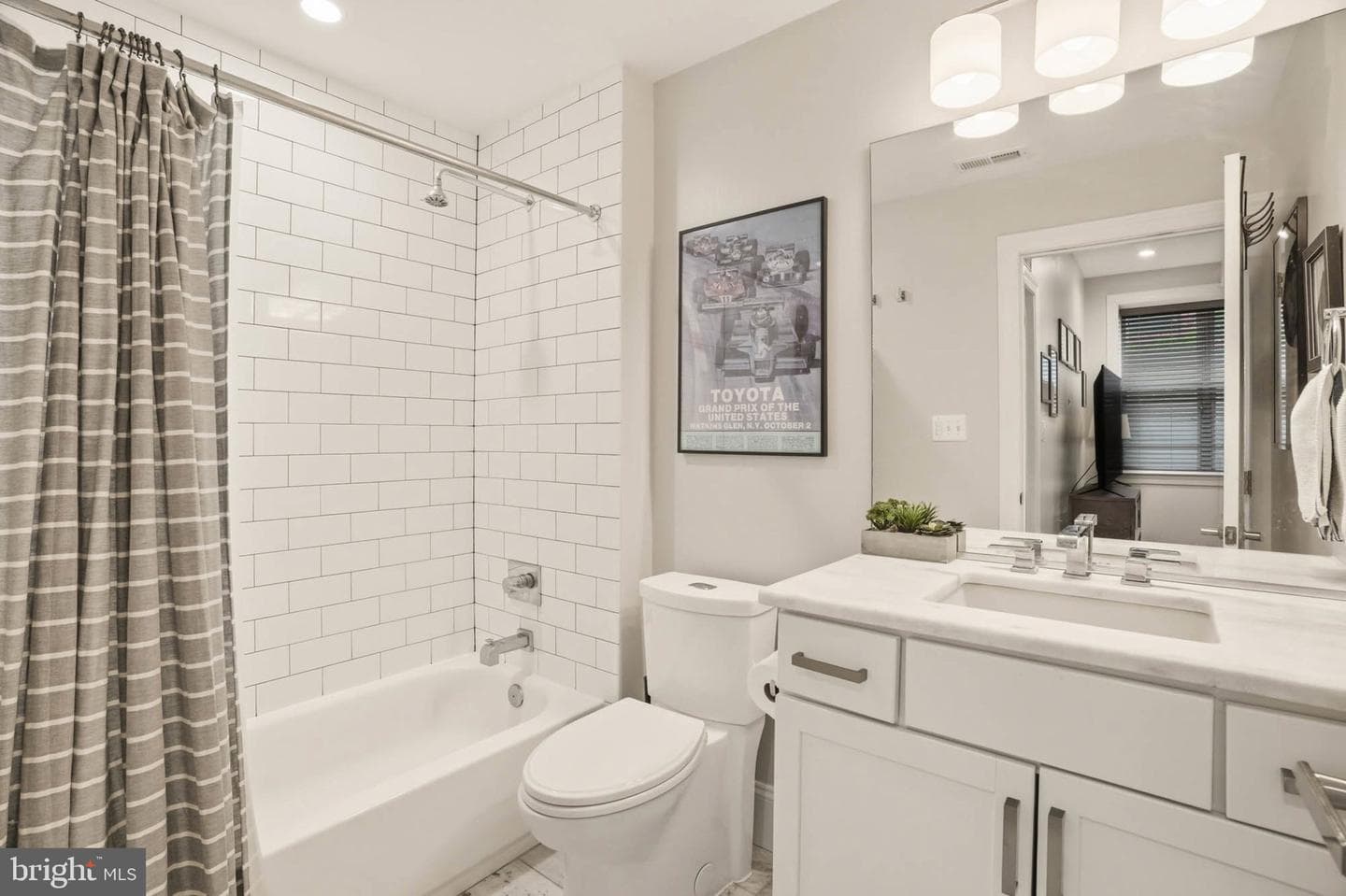 819 D Street NE #4 photo 27