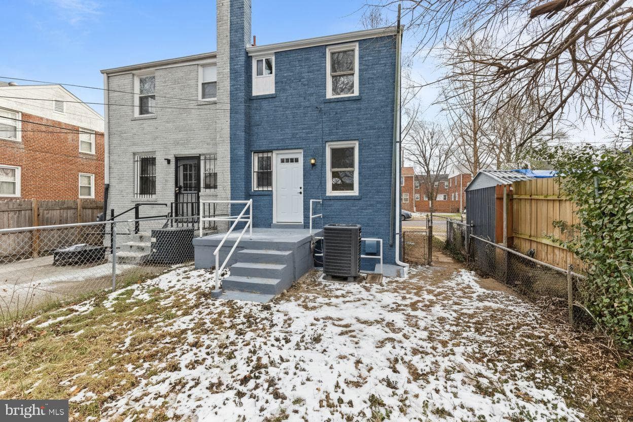 210 62nd Street NE, Washington