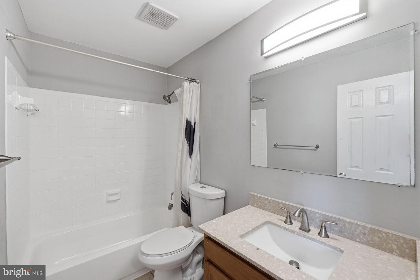 1102 Barnaby Terrace SE photo 14