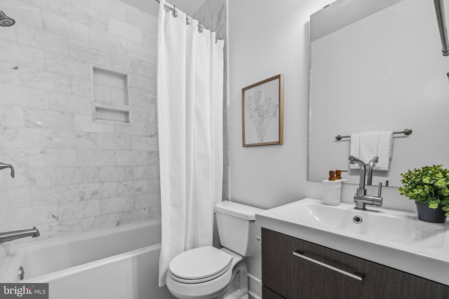 1608 Kearny Street NE photo 38
