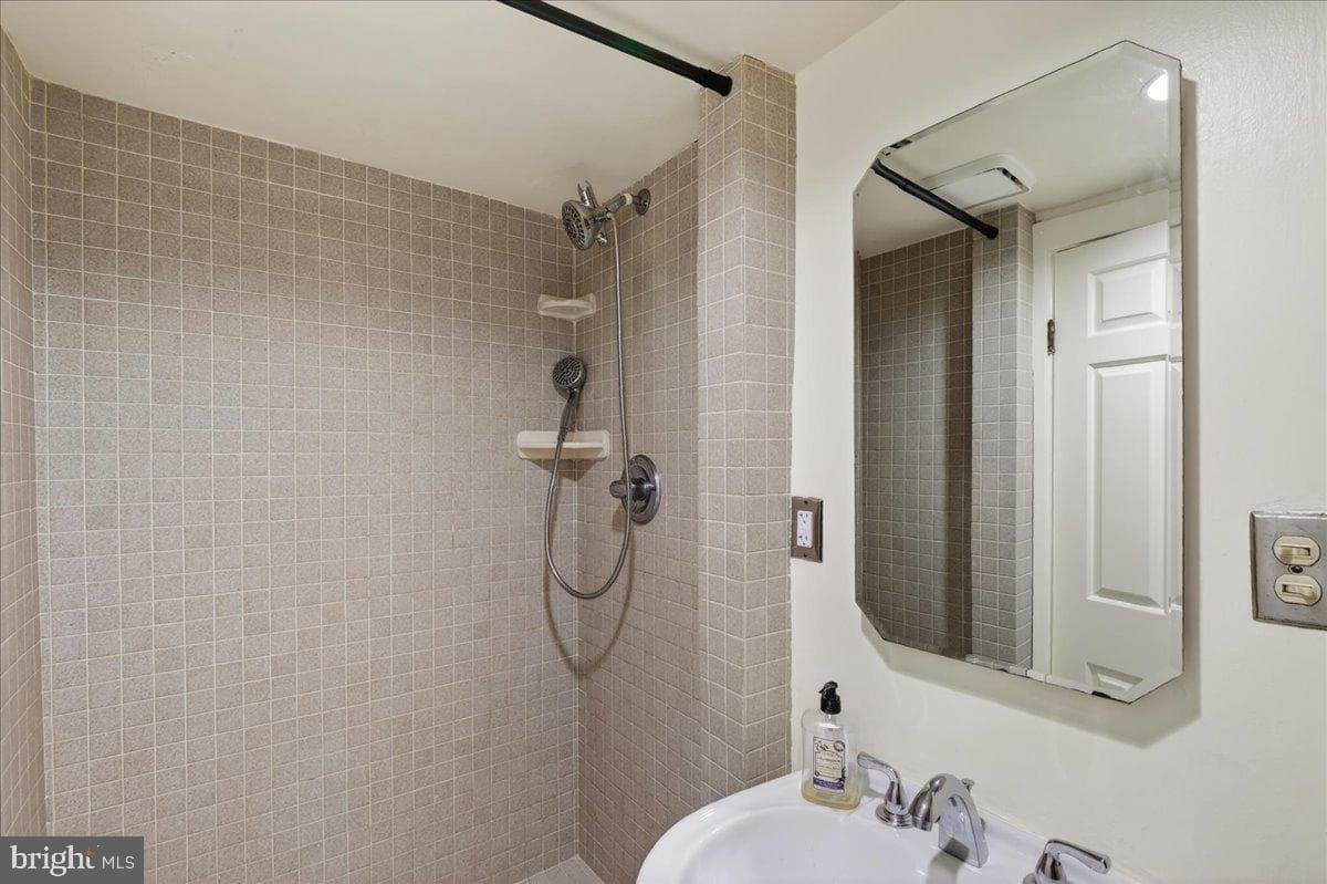 5420 Macarthur Boulevard NW photo 65