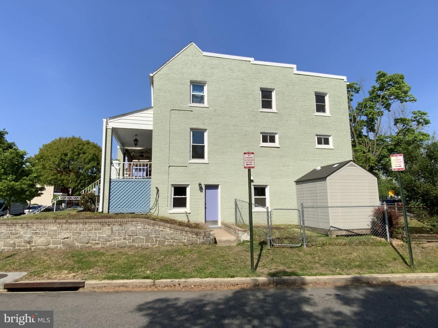 1772 E Street NE photo 3