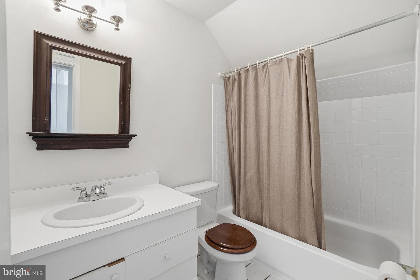 301 G Street NE #32 photo 15