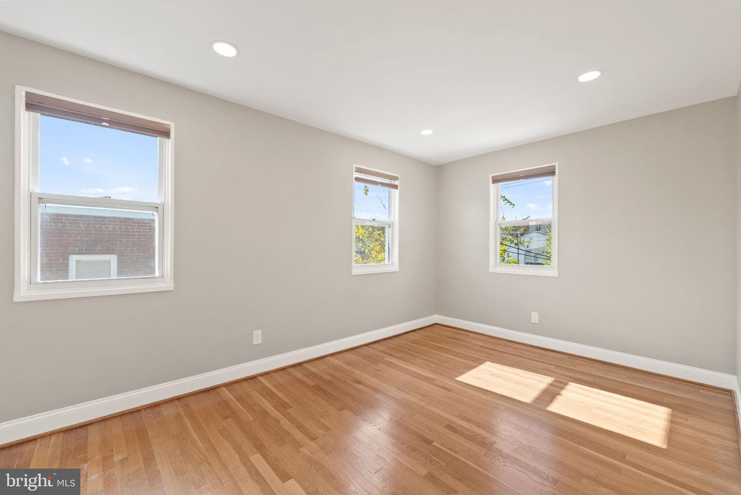 4717 7th Street NE photo 24