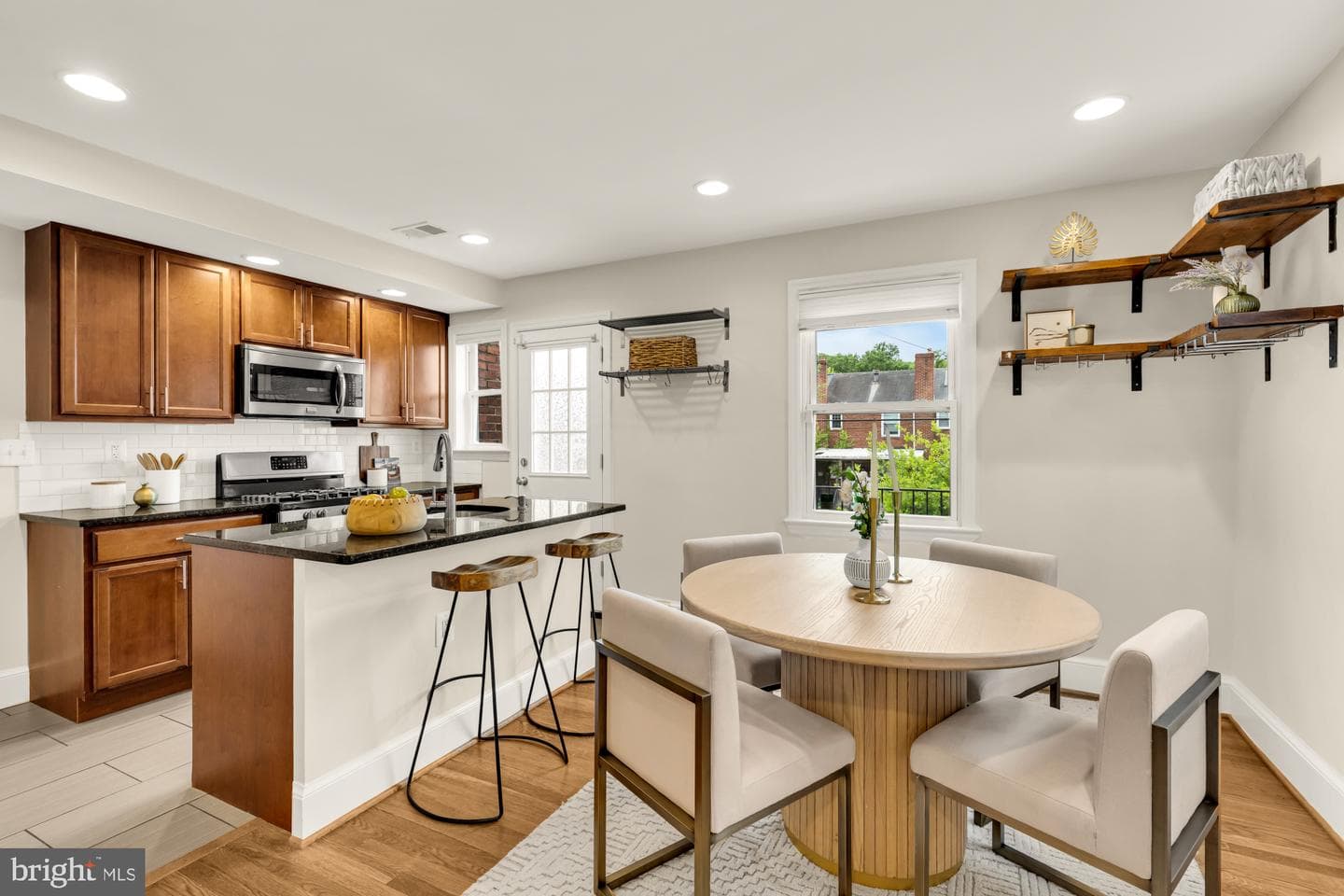 1917 T Place SE photo 11
