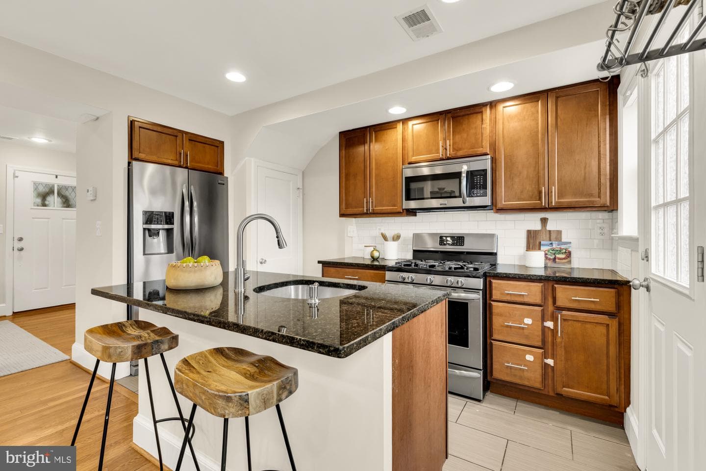 1917 T Place SE photo 14