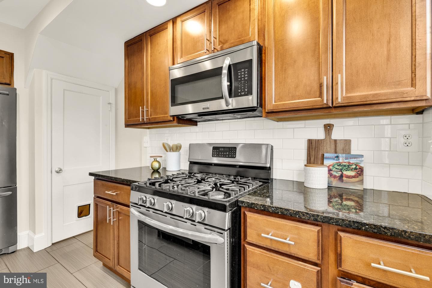 1917 T Place SE photo 15
