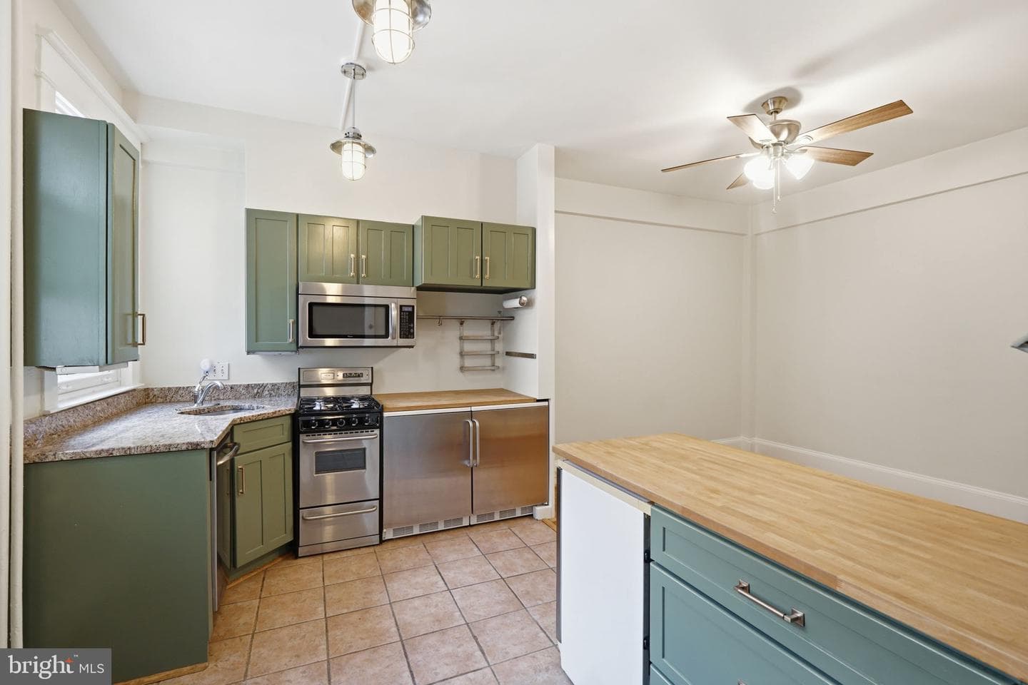 1736 Columbia Road NW #307 photo 14
