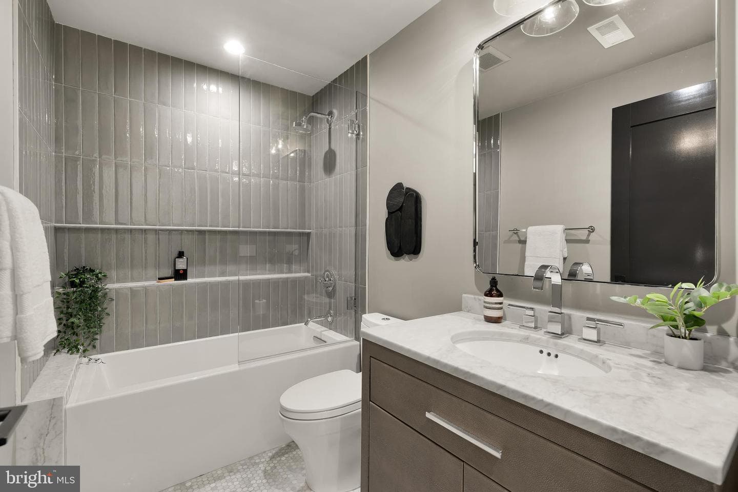 2534 11th Street NW #2 photo 25