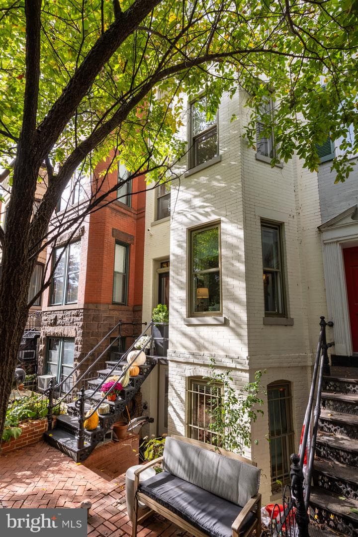 810 North Carolina Avenue SE, Washington