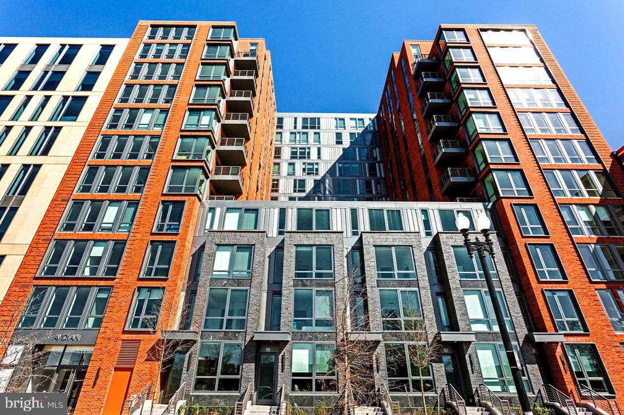 1211 Van Street SE #1110, Washington