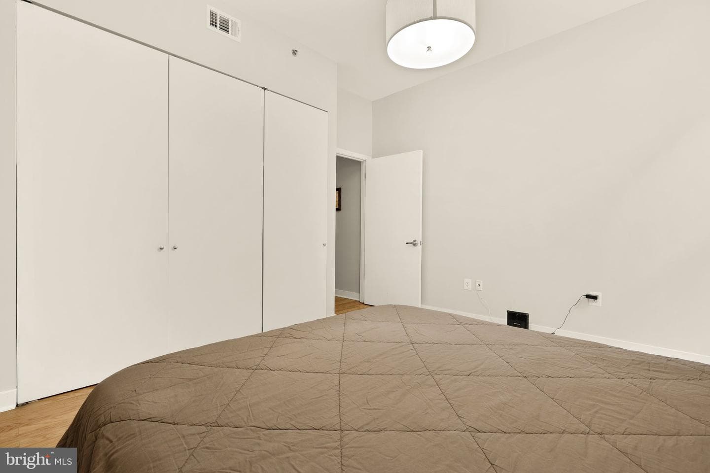 675 E St NW #350 photo 14