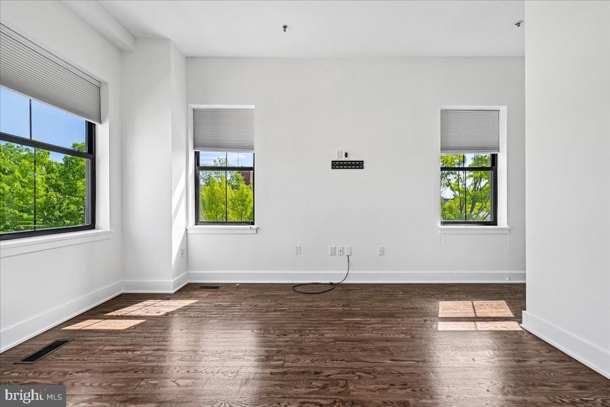 1111 W Street NW #12 photo 39
