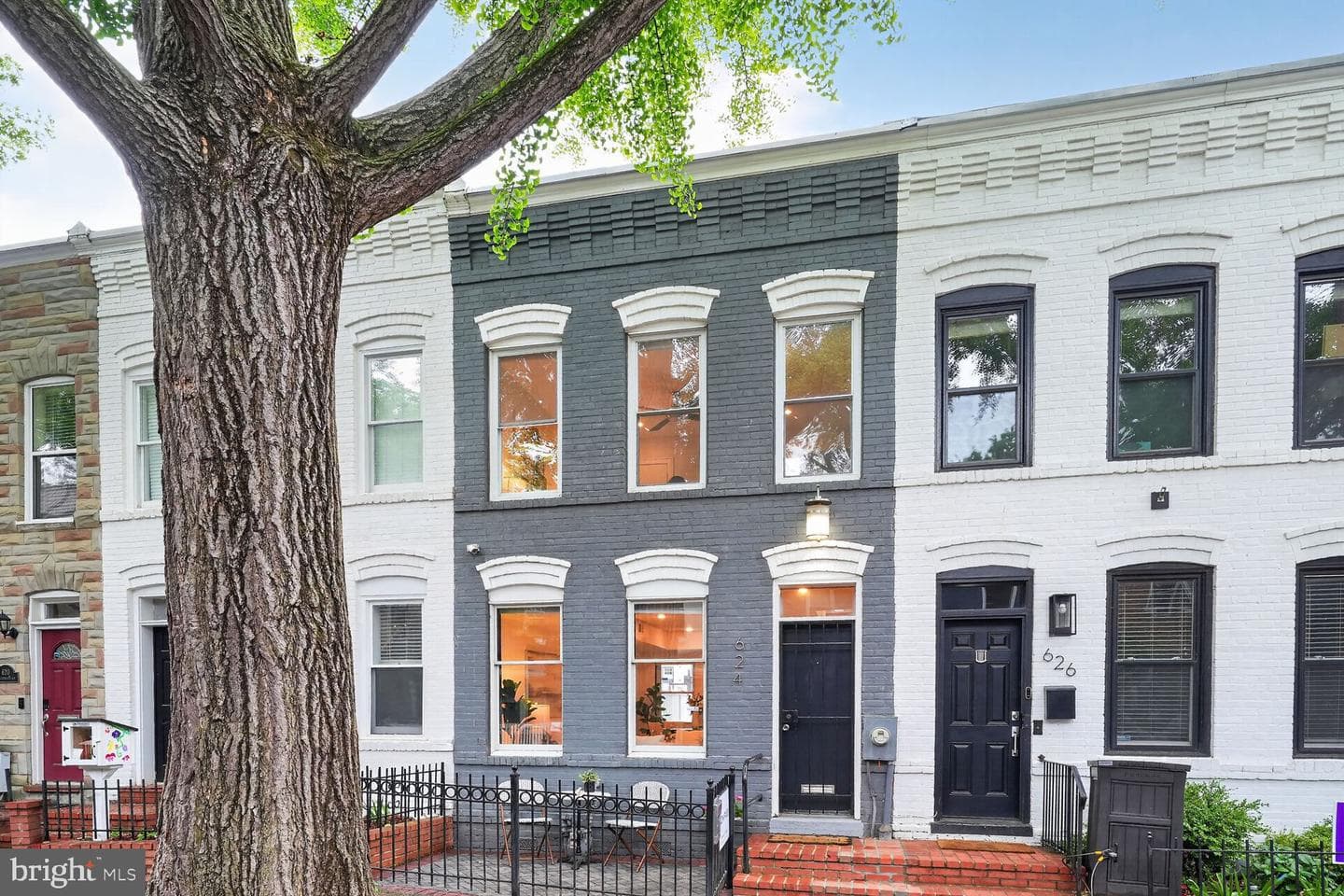 624 14th Place NE, Washington