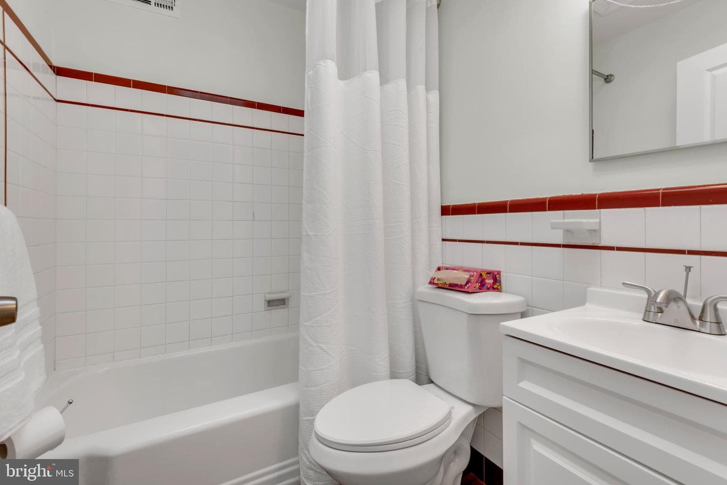 1527 Montana Avenue NE photo 11